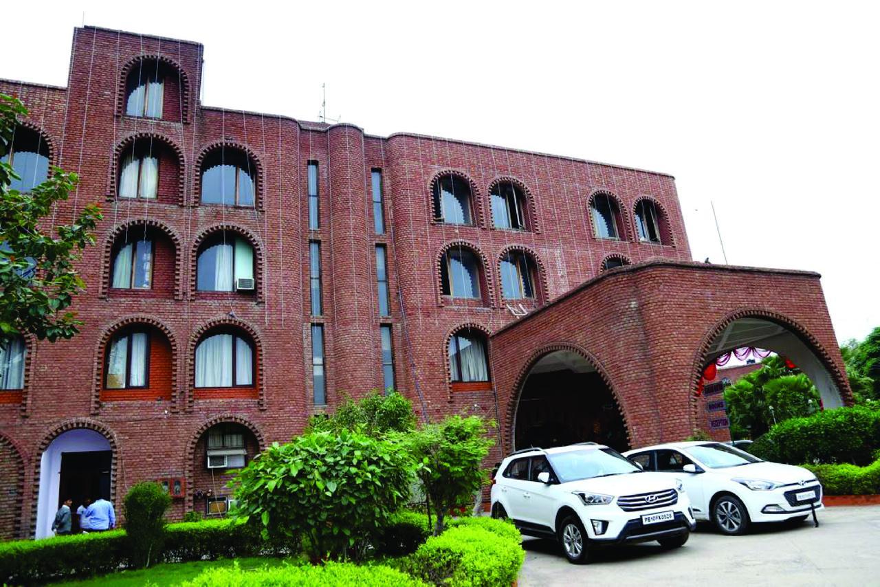Magsons Resorts Vrindavan Kosi Esterno foto